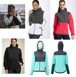 Top Quality Winter Women Fleece Hoodies Jackets Camping Windproof Ski Warm Down Coat Outdoor Casual Hooded SoftShell Sportswear Bl4476649