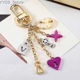Keychains Lanyards Keychains Lanyards Fashion Letter Designer Keychains Metal Womens Auto Parts accessories gift with box 240303