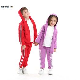Top e criança meninos conjunto de roupas algodão manga longa com capuz tshirt topscalças agasalho meninas outfits sportwear 240220