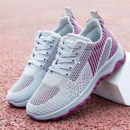 Soft sports running shoes with breathable women balck white womans 012615010