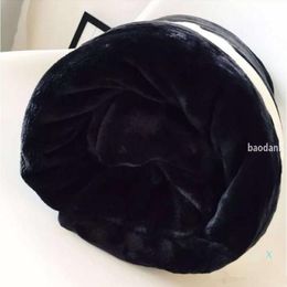 Black Throw Flannel Fleece Blanket 2size- 130x150cm 150x200cm No Dust Bag C Style Logo for Travel Home Office Nap Blanket 202250n