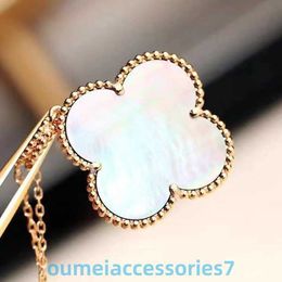 2024 Jewellery Designer Brand Vanl Cleefl Arpelsnecklaces Clover Grey Fritillaria v Thick Plated 18k Rose Gold Hair Chain Necklace Light Pendant