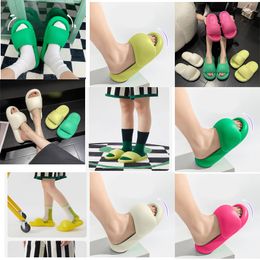 2024Slippers Summer Home Men/Women Indoor Soft Bottom Sandals Eva Cool Slides Designer Light Beach Shoes