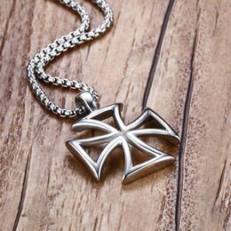 Fashion- Mens Necklace Stainless Steel Vintage Hollow Maltese Iron Cross Pendant Necklace Knights Templar Cross Male Jewelry242W