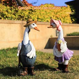 Resin Duck Couple Garden Ornaments Decoration Art Handicraft Craft Birthday Gifts Home Porch TV Cabinet Desktop Decoration 240304