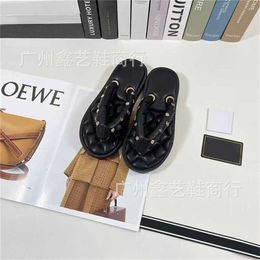 Sports shoes 2024 Xiaoxiang Family Character Girl Summer New External Wear Diamond Grid Flat Leather Surface Thick Bottom Pinch Toe Tuo