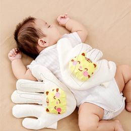 born Baby Safety Pillows Cute Cotton Baby Soothing Palm Anti-Shock and Jumping Sleeping Artifact born Sleeping Pillow 240304