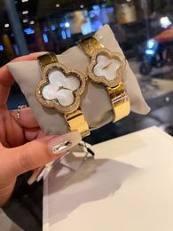 LUXUS 36mm Herrenuhren Diamant Markenuhr Quarzwerk Armbanduhr Montre Luxus vierblättriges Kleeblatt Uhrenkern für Damen Herren Party Geschenk