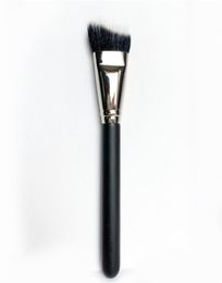 DUO FIBRE CURVED SCULPTING MAKEUP BRUSH 164 Professional DualFiber Contouring Highlighting Beauty Cosmetics Brush Tool9401873