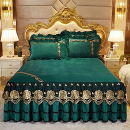 Luxury Bed Skirt Crystal Velvet Double Bedspread Lace Linen Embroidery Bedcover Bedding Set Queen King Size Decoration 240227