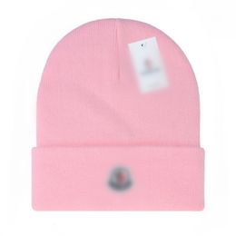 Ny designdesigner Beanie Classic Letter Sticked Bonnet Caps Cler för män Kvinnor Autumn Winter Warm Thick Wool Brodery Cold Hat Par Fashion Street Hats Mon17