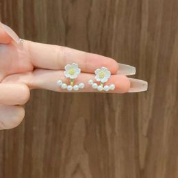 Needle South Korea, Pair Pearl Flower Small Fresh Temperament, Popular on the Internet with A Design Sense of and Earrings