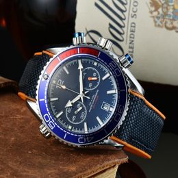 2022 neue Stil Fünf Stiche Luxus Herren Uhren Alle Zifferblatt Arbeit Quarzuhr Hohe Qualität Top Marke Chronograph Uhr Gummi gürtel M324C