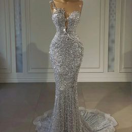 Lüks gümüş kristal gece elbisesi 2024 dantel boncuklu deniz kızı payetli balo resmi önlükler şeffaf boyun robe de soiree vestidos şölen formalleri
