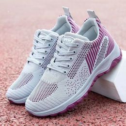 Soft sports running shoes with breathable women balck white womans 019825