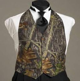 Cheap Camo Mens Wedding Vests Outerwear Groomsmens Vests 2016 Realtree Spring Camouflage Slim Fit Mens V Neck Vests5720480