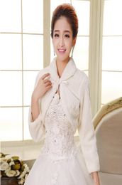 Winter Bride Wedding Jacket Strip wrinkles Longsleeved Wedding Coat Fake Fur Wraps Capes9063446