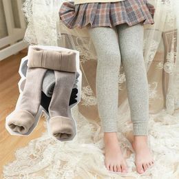 Autumn Winter Girls Pant Baby Cotton Warm Leggings Childrens Velvet Pants Solid Color Trousers Kids Cloths Casual 240226