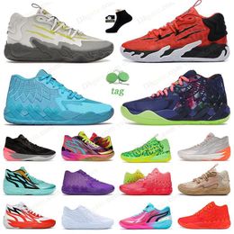 new style lamelo ball mb1 02 03 basketball shoes shoe pink black white blue RicMort Honeycomb Outdoor Hornets Away famous dhgates Sneakers trainers platform