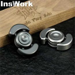 Beyblades Metal Fusion Magic Play EDC Fingertip Gyro Office Silent Stress Relief Toy Metal Fidget Toys Hand Spinner L240304