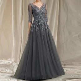 Elegant Long Mother Of The Bride Dresses V-Neck A Line Floor Length Wedding Guest Party Dress Lace Appliques Half Sleeves Grey Prom Evening Gown For Women