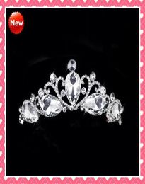 STOCK 2022 New High Quality Fashion Designer With Crystals Royal Rhinestone Tiara Hairpiece Crowns Wedding Bridal Tiaras Tiara Cro7362321