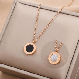 Pendant Necklaces Classic Double Side Black White Shell Roman Numerals Round Women Necklace Ladies Stainless Steel Clavicle Chain Jewelry