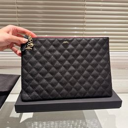 Classic Diamond Lattice Mens Womnes Designer Clutch Black Bags Lambskin Caviar Leather Pouch Gold/Silver Metal Purse With Lucky Charm Zipper Pocket 30X20CM