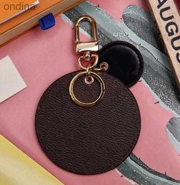 Key Sale Hot Round Designer Letter High Quality Key Chain Accessories Unisex Key Leather Alphabet Pattern Car Keychain Jewelry 240304