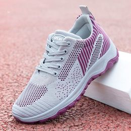 Soft sports running shoes with breathable women balck white womans 016285160