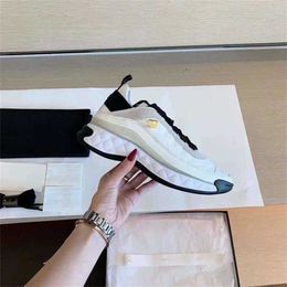 Sports 2024 Paris Xiaoxiang Colour matching daddy autumn new thick soled high sports womens show feet small and versatile casual shoes