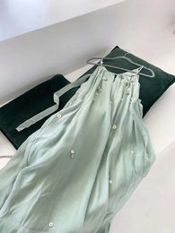 Lazy Little Wrinkled Chrysanthemum Milk Green Artistic Sense Suspender Dress Sense High-end Temperament Socialite Slimming Skirt Summer New StyleS5IH