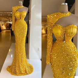 Evening Extravagant Bright Yellow Sequins Beaded Halterneck Long-Sleeved Prom Formal Party Gowns Tailored Swept Train Robes