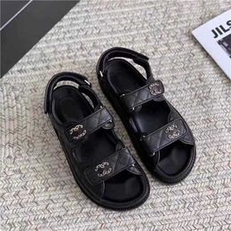 Sports shoes 2024 Summer Fragrant Style Velcro Sandals Womens Casual Thick Sole French High end Roman Flat Bottom Beach Shoes