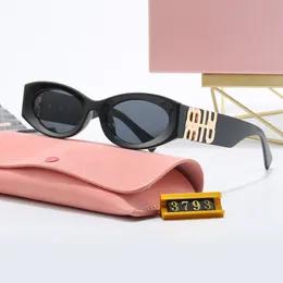 New Fashion Designer Sunglasses Top Look Luxury Rectangle Sunglasses for Women Men Vintage Thick Frame Nude Sunnies Unisex Sunglasses