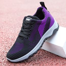 Soft sports running shoes with breathable women balck white womans 016651284151