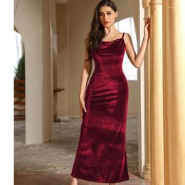 Casual Dresses 2024 High End Korean Velvet Dress Sleeveless Backless Lace Up Long Year Party Elegant Dark Green