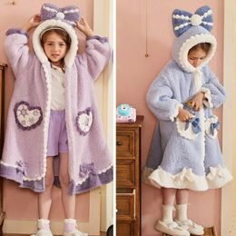 Kids Hooded Robe for Girls Winter Princess Child Girl Thick Keep Warm Long Nightgown Coral Fleece Soft Bathrobe Pajamas 240228