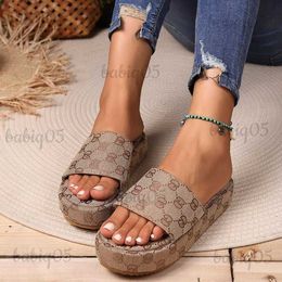 Slippers Large size thick soled slippers for womens outerwear 2023 summer new round toe one line with sponge cake thick soled raised sandals T240305