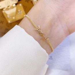 Original designer Girlsl women letter bracelets elegant Love 18K Gold Bangles Y engrave bracelet Fashion Jewellery Lady Party2024 po