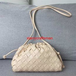 Leather Cluth Bags Botteg Veneta Pouch Bag 2024 New Style Thick Lattice Woven Cloud Bag Soft Leather Dumpling Bag Single Shoulder Messenger Holding Smahave logo HBO2