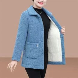 Parkas 2023 Middleage Women Winter Coat Thicken Lambswool Jacket Fleece Parkas Female Padded Warm Tops Doublefaced Fluff Overcoat