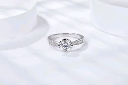 0.5/1 Carat 925 Sterling Silver Moissanite Ring Jewellery Engagement Ring For Women