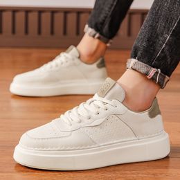 High Quality Men Casual Shoes Genuine Leather Mens Sneakers Handmade Male Vulcanize Shoes Luxury Lightweight Outsole Fashion Skate Footwear Trainers AA0039