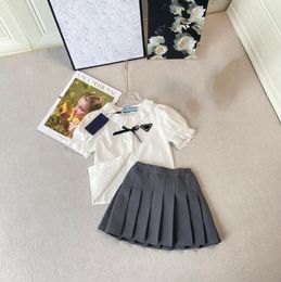 Sommer Schöne Baby Mädchen Marke Kleidung Sets Kinder Kurzarm Shirt + Röcke 2 stücke Set Kinder Anzug Mädchen Outfits