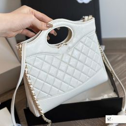 23A Womens Designer 31 Diamond Lattice Clutch Bags Gold Metal Turn Lock Hardware Matelasse Chain Crossbody Shoulder Handbags Outdoor Sac Purse Black White 23X19CM