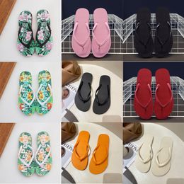 2024 designer Slippers sandals fashion outdoor platform shoes classic pinched beach shoes alphabet print flip flops summer flat casual shoes GAI-10