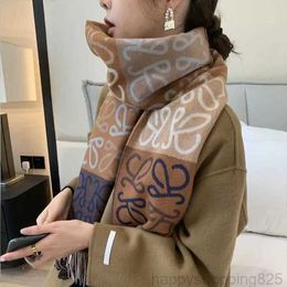 Womens Lowewe Checkerboard Lowe Winter Loewees Matching Loeewe and Loe Korean We Color Luo Scarf New Autumn Imitation Cashmere Versatile Gold Wire Shawl 4i67 21K6E