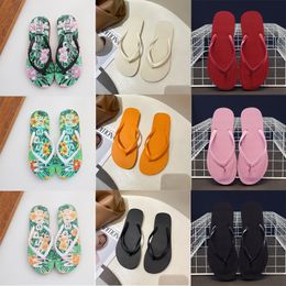 2024 designer Slippers sandals fashion outdoor platform shoes classic pinched beach shoes alphabet print flip flops summer flat casual shoes GAI-29
