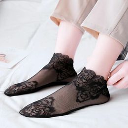 Women Socks 5 Pairs Lace Short Spring And Summer Thin Female Japanese Embroidery Mesh Breathable Mid-calf